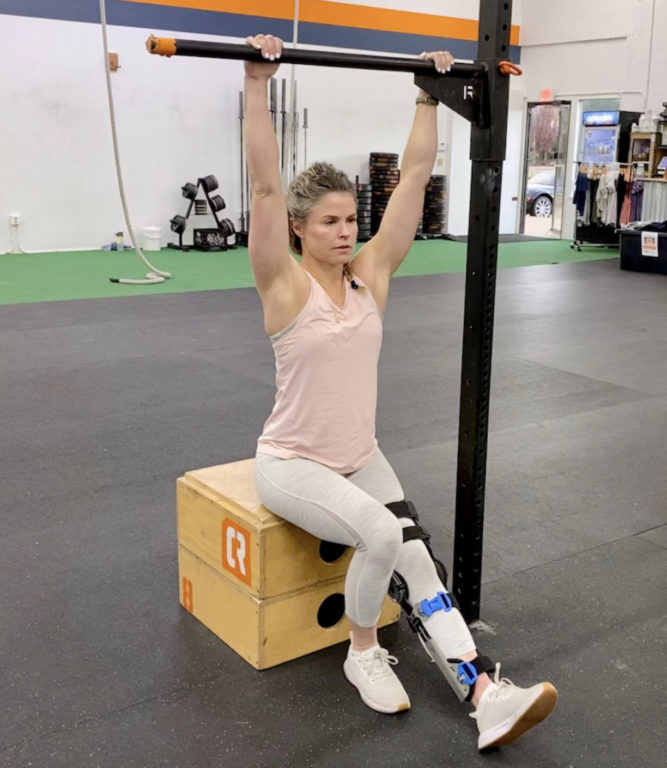 image of Jenni Orr doing a seated pull-up